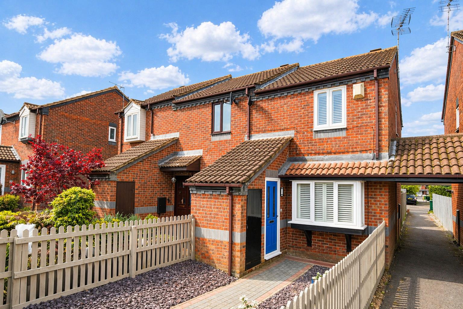2 bed property in Corn Hill, Milton Keynes